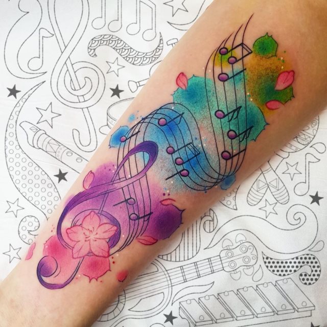 tattoo feminin musicale 04