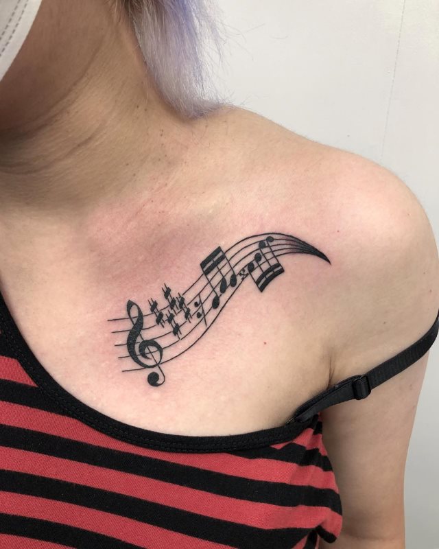 tattoo feminin musicale 15