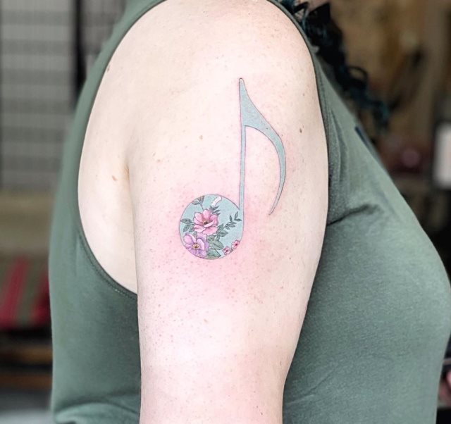tattoo feminin musicale 20