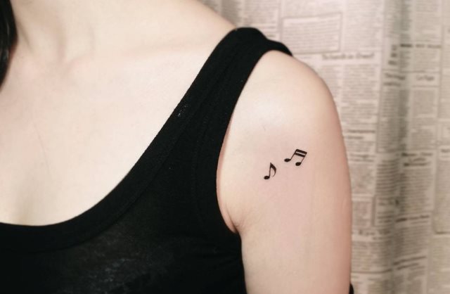 tattoo feminin musicale 22