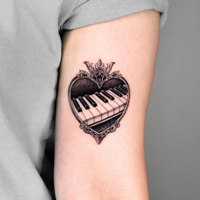 tattoo feminin musicale 41
