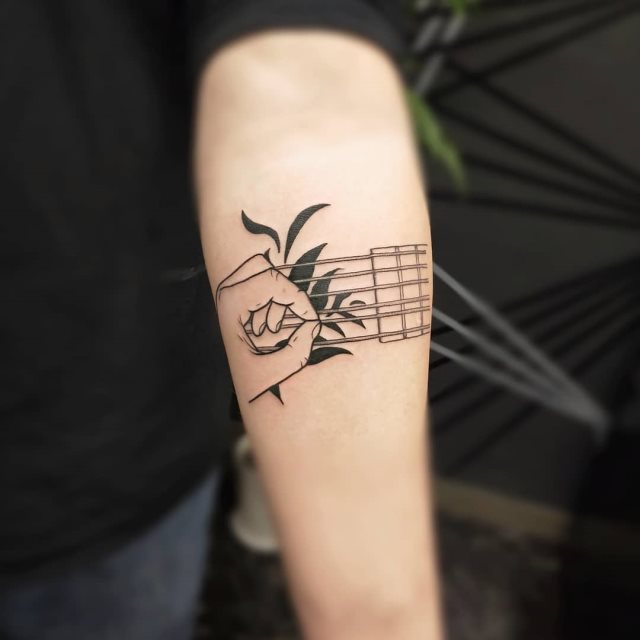 tattoo feminin musicale 47