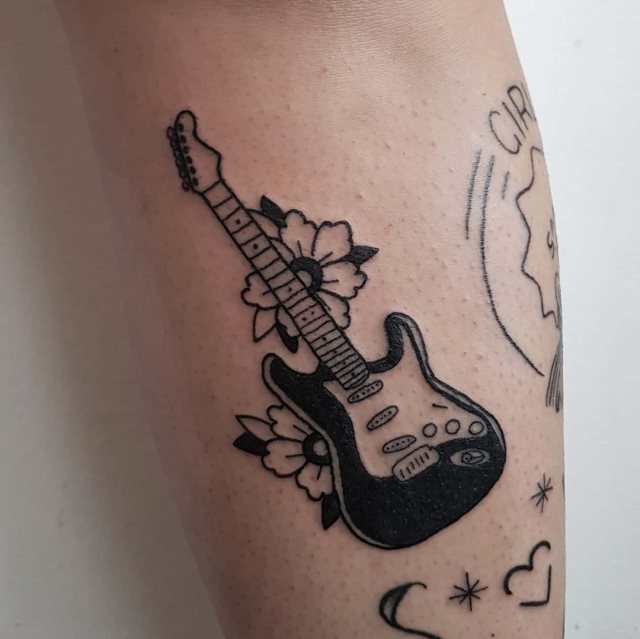 tattoo feminin musicale 48