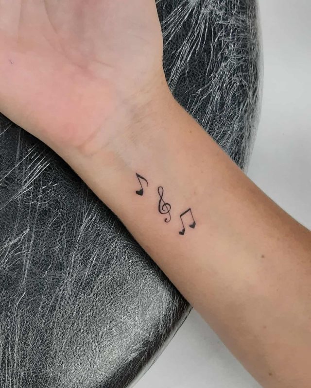 tattoo feminin musicale 54