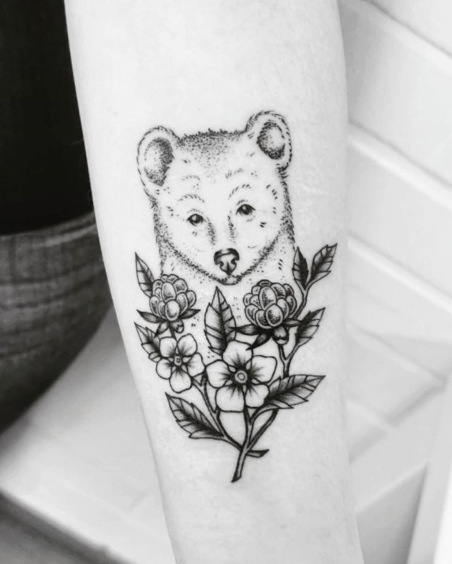 tattoo feminin ours 16