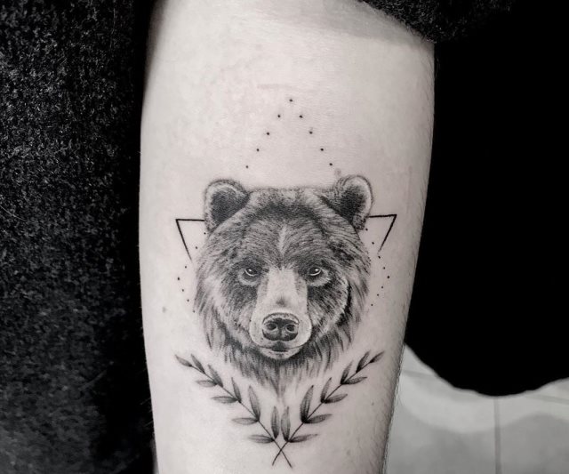 tattoo feminin ours 24