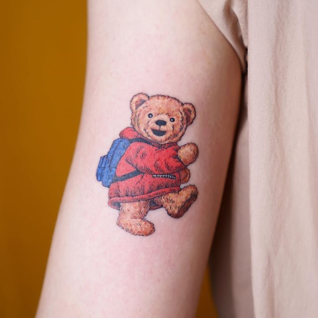 tattoo feminin ours 62