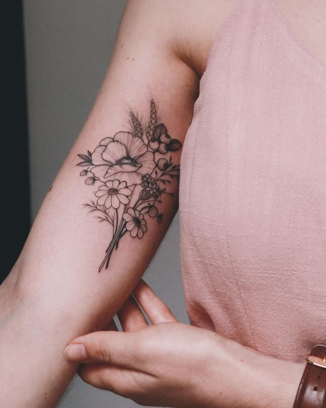 tattoo feminin pour bras 135