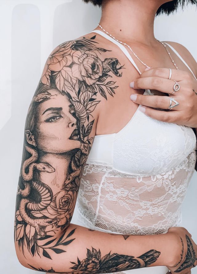 tattoo feminin pour bras 141