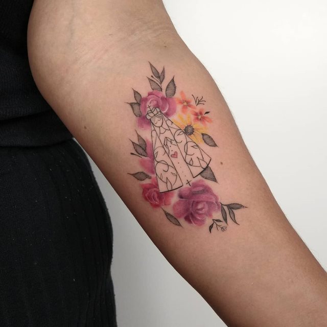 tattoo feminin pour bras 59