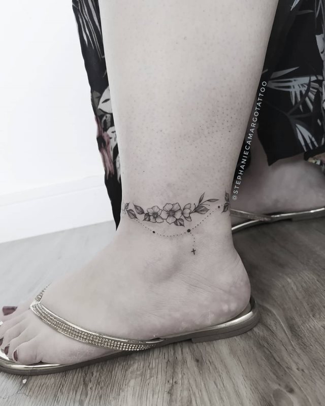 tattoo feminin pour cheville 55