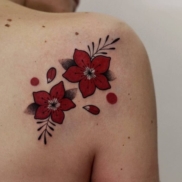tattoo feminin pour dos 115