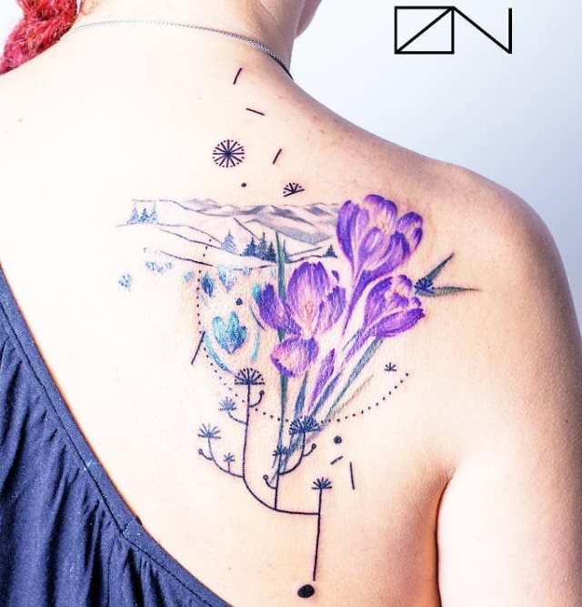 tattoo feminin pour dos 133