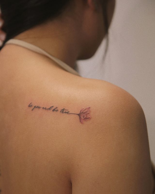 tattoo feminin pour dos 177
