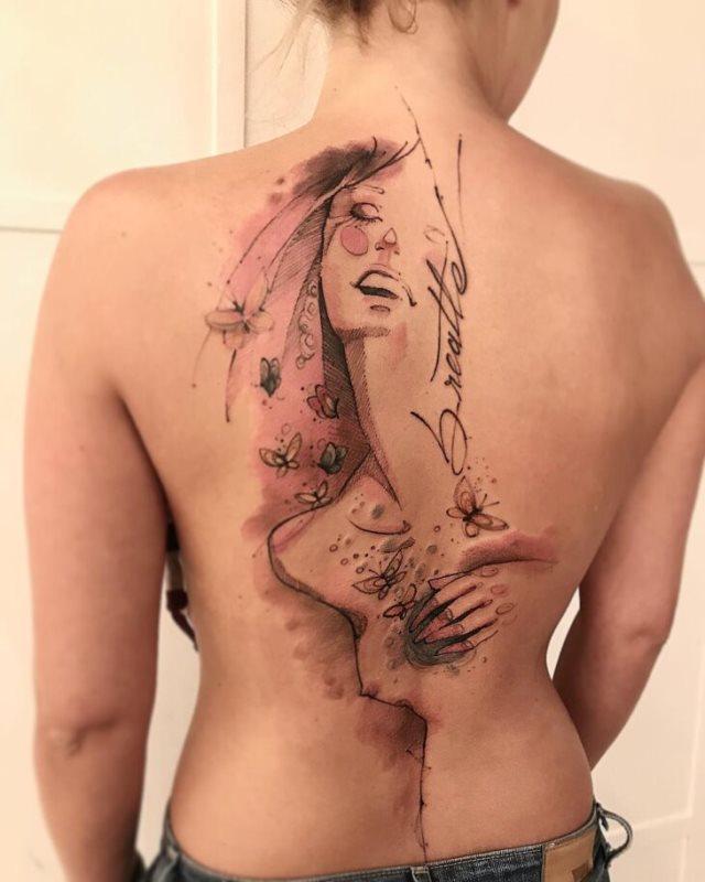 tattoo feminin pour dos 22