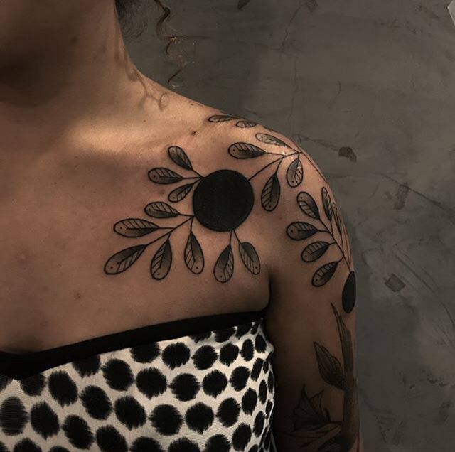 tattoo feminin pour epaule 91