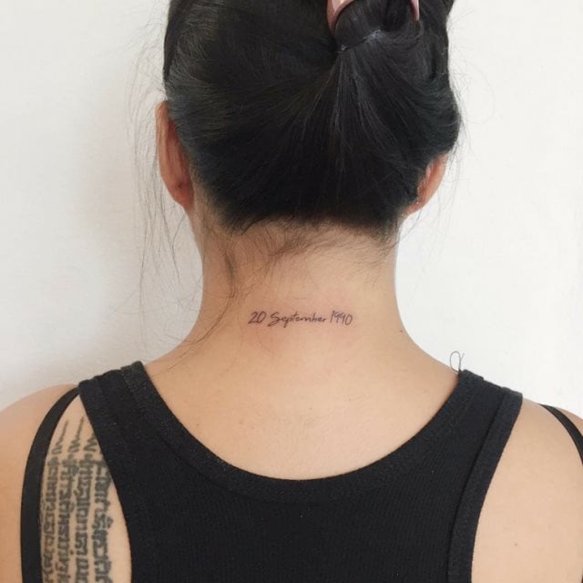 tattoo feminin pour nuque 59