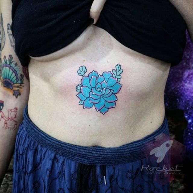 tattoo feminin pour ventre 01