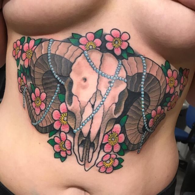 tattoo feminin pour ventre 26