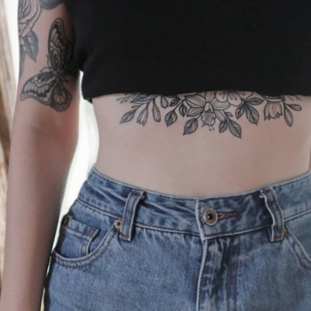 tattoo feminin pour ventre 41