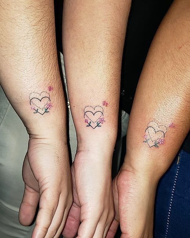 tattoo feminin symbolisent amitie 05