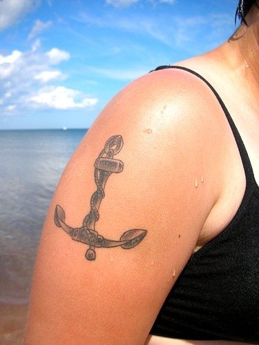 tatouage ancre marine 589