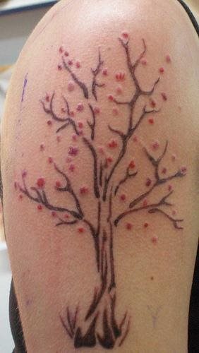 tatouage arbre 516
