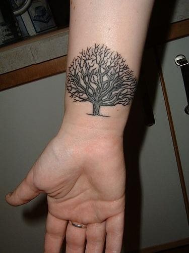 tatouage arbre 525