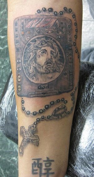 tatouage chapelet 1069