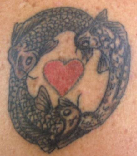 tatouage coeur 521