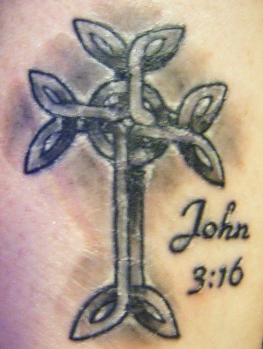tatouage croix 509