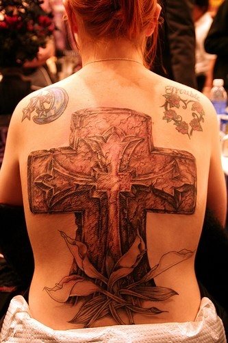 tatouage croix 548