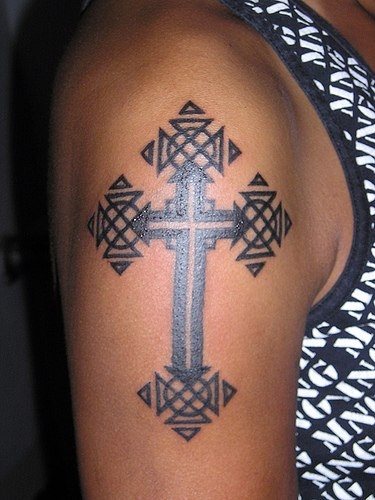 tatouage croix 550