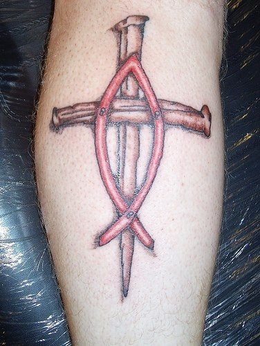tatouage croix 551