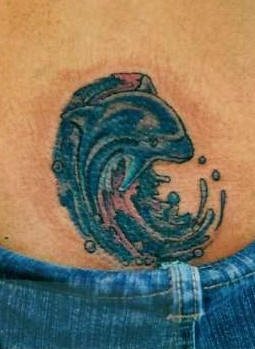 tatouage dauphin 503