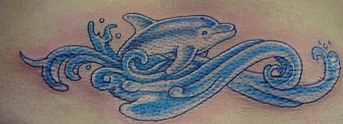tatouage dauphin 509