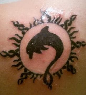 tatouage dauphin 523