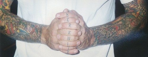 tatouage doigt jointure 542