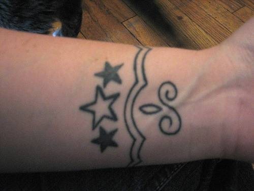 tatouage étoile 1045