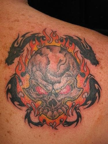 tatouage flamme feu 1047