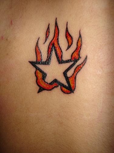 tatouage flamme feu 1070