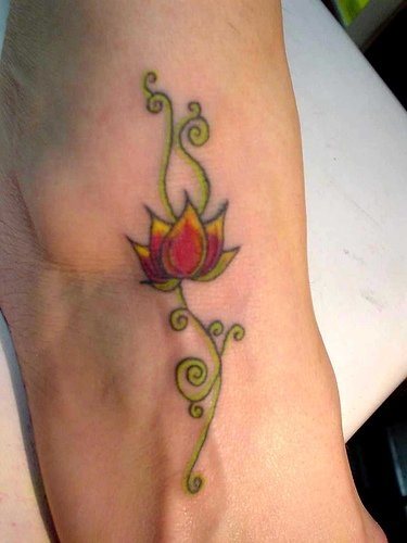 tatouage fleur lotus 1103