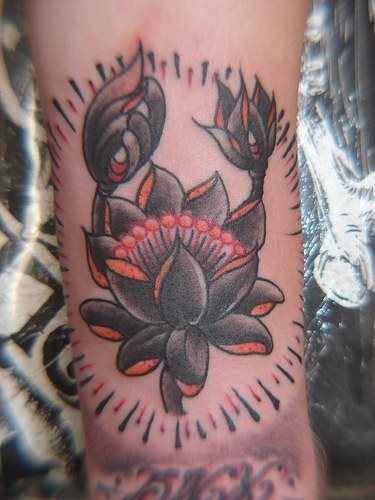 tatouage fleur lotus 1006