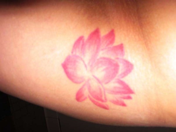 tatouage fleur lotus 1019