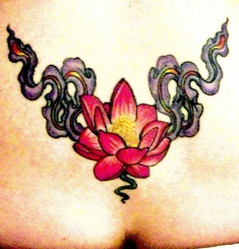 tatouage fleur lotus 1021