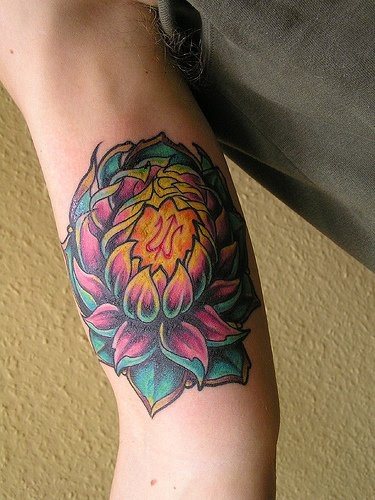 tatouage fleur lotus 1038