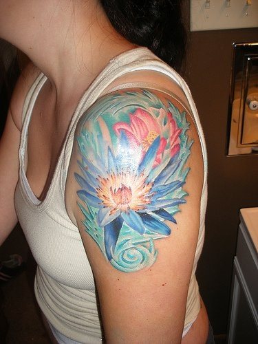 tatouage fleur lotus 1052