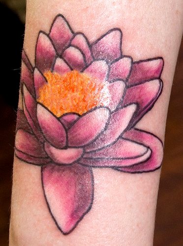 tatouage fleur lotus 1066