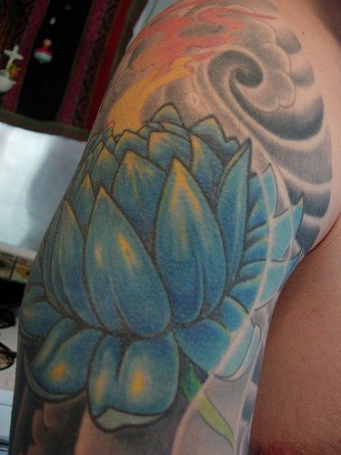tatouage fleur lotus 1069