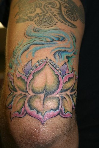 tatouage fleur lotus 1075